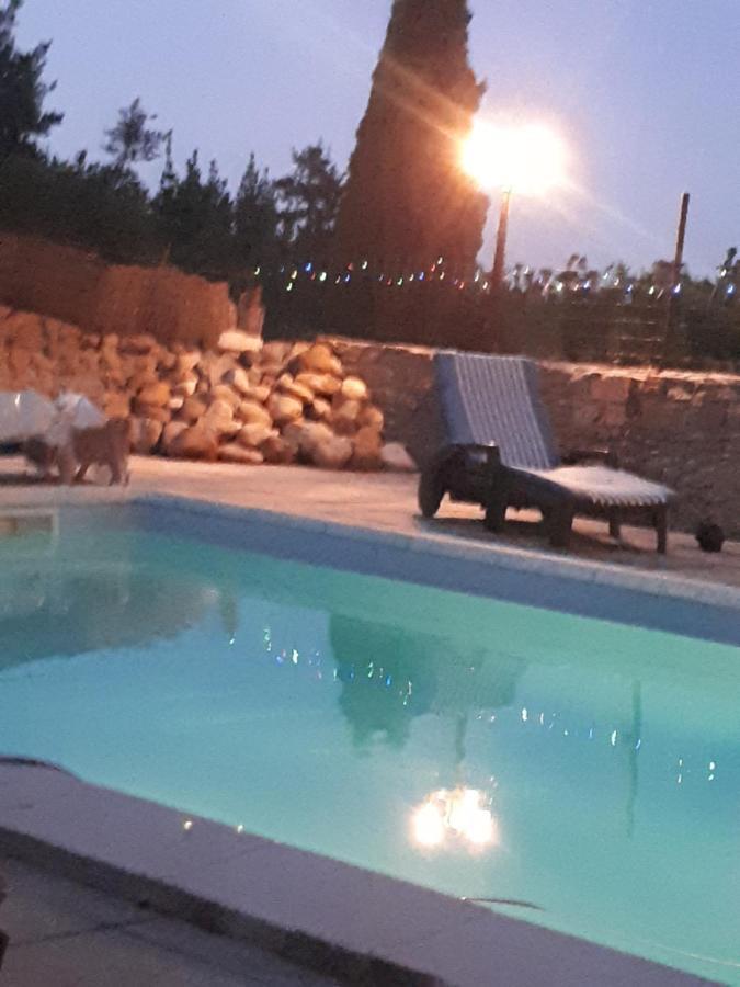 La Medeenne Alairac Exterior foto